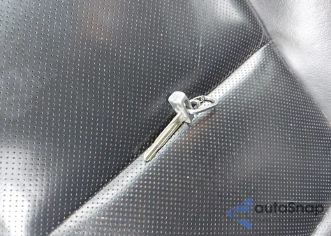 2010 Hyundai Genesis 3.8 Track from USA, damaged, VIN KMHHU6KH2AU020673